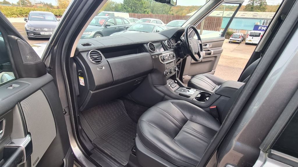 Used Land Rover Discovery 2015 for sale - 76428858: Photo 21