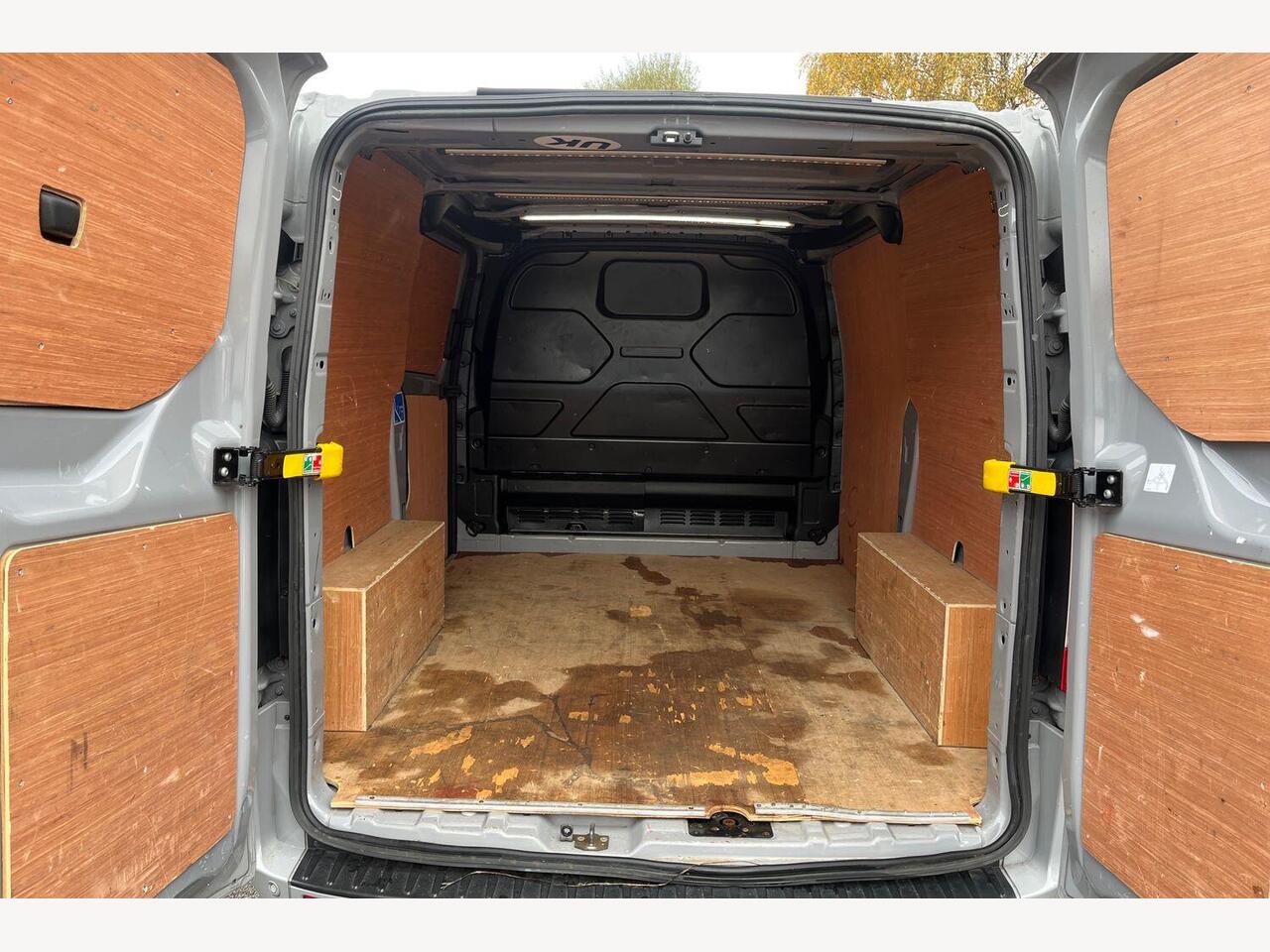 Used Ford Transit Custom 2022 for sale - 76675629: Photo 2