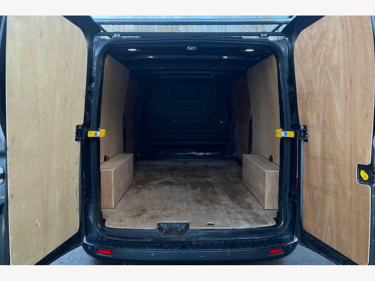 Used Ford Transit Custom 2021 for sale - 77647622: Photo 2