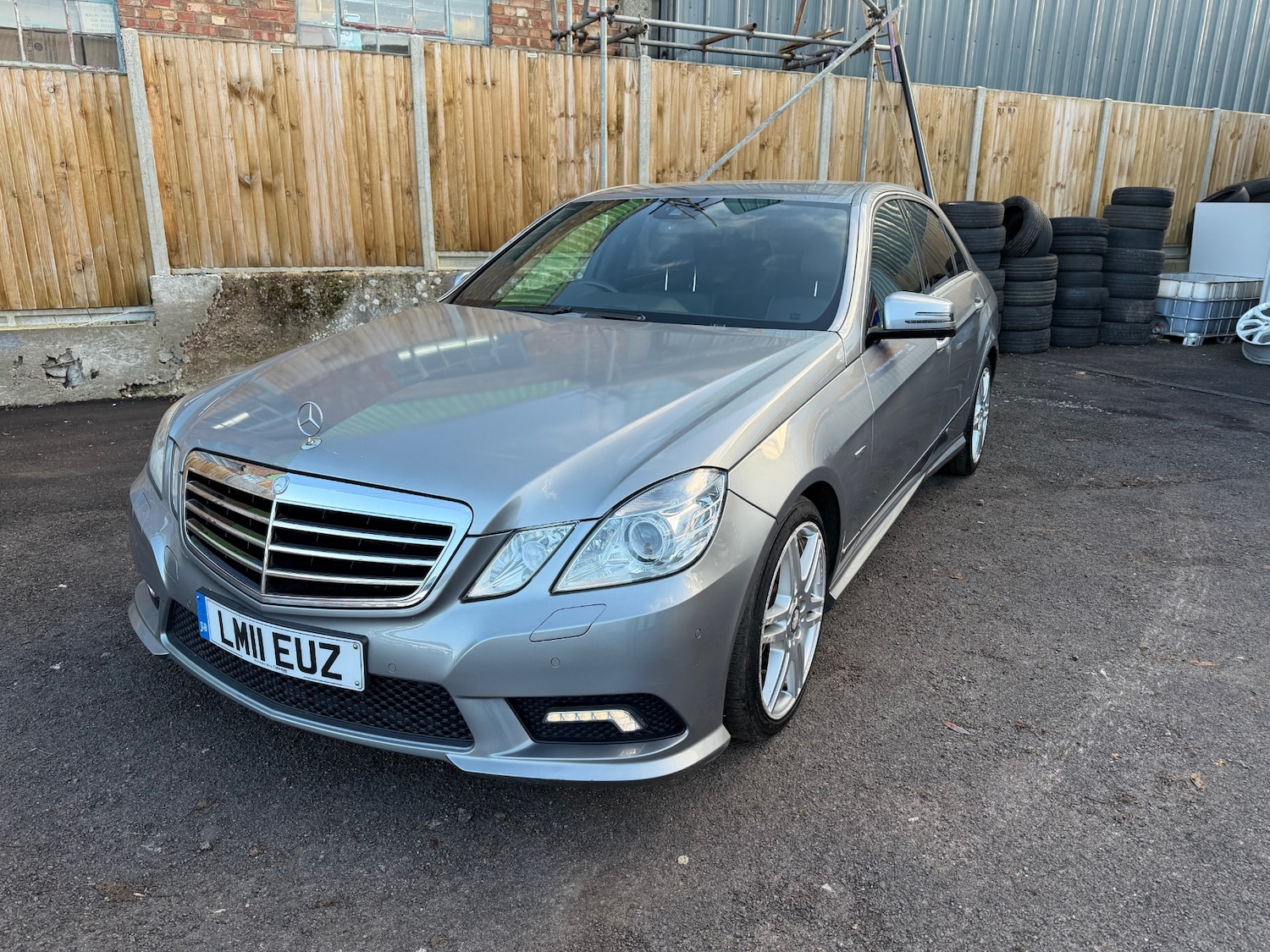 Used Mercedes-Benz E Class 2011 for sale - 76595246: Photo 15