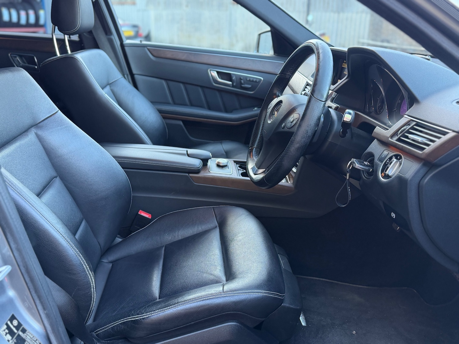 Used Mercedes-Benz E Class 2011 for sale - 76595246: Photo 20