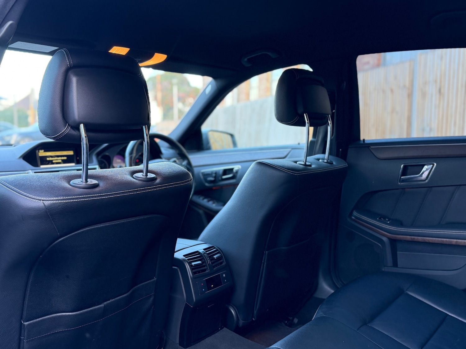 Used Mercedes-Benz E Class 2011 for sale - 76595246: Photo 26