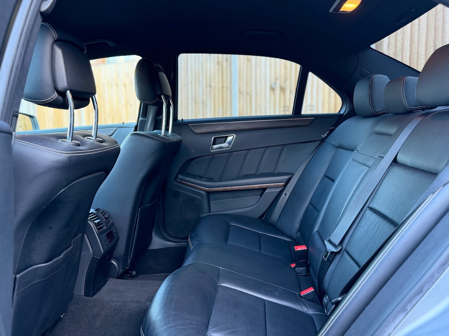 Used Mercedes-Benz E Class 2011 for sale - 76595246: Photo 27