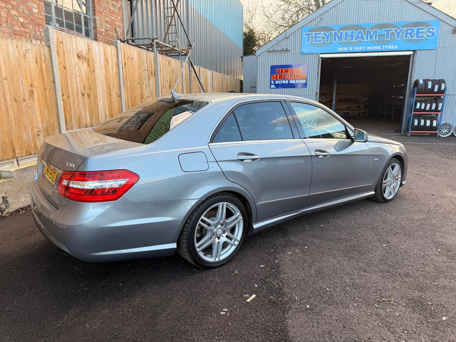 Used Mercedes-Benz E Class 2011 for sale - 76595246: Photo 5
