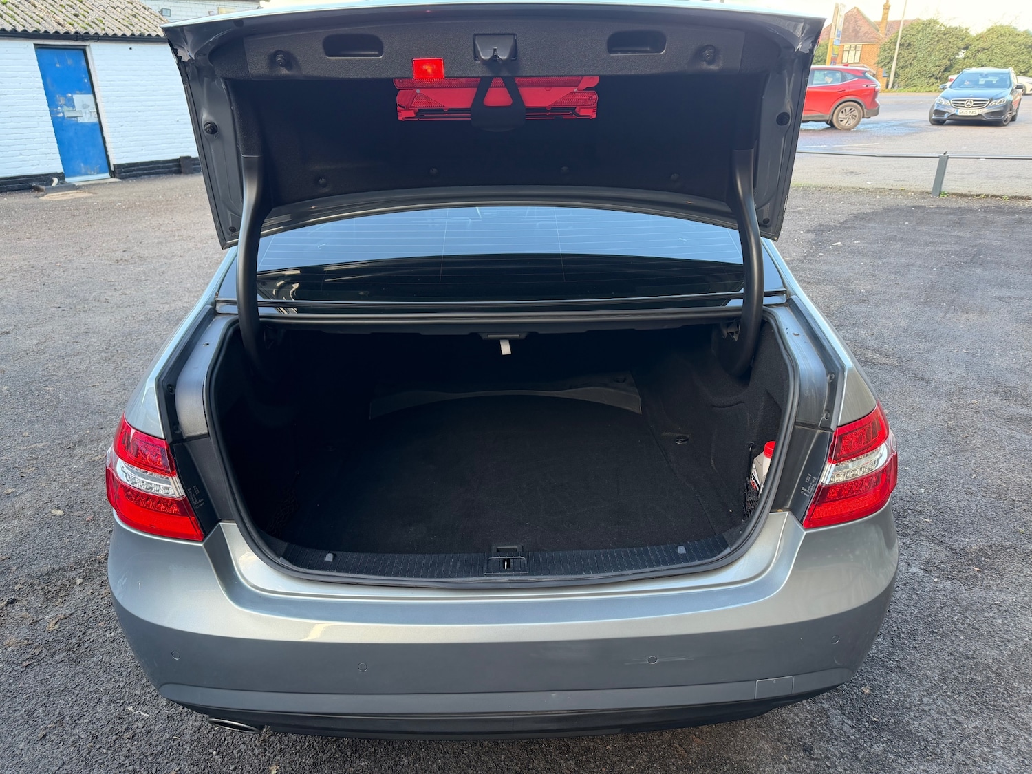 Used Mercedes-Benz E Class 2011 for sale - 76595246: Photo 8