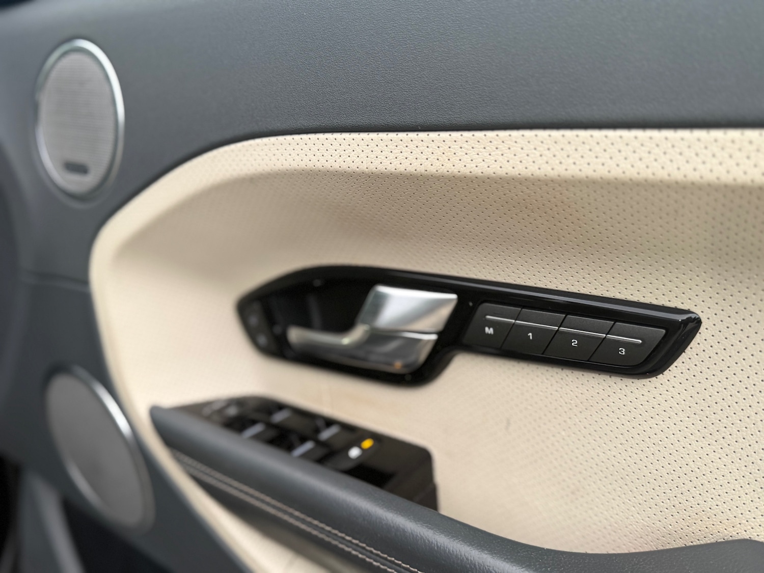 Used Land Rover Range Rover Evoque 2012 for sale - 76595268: Photo 30