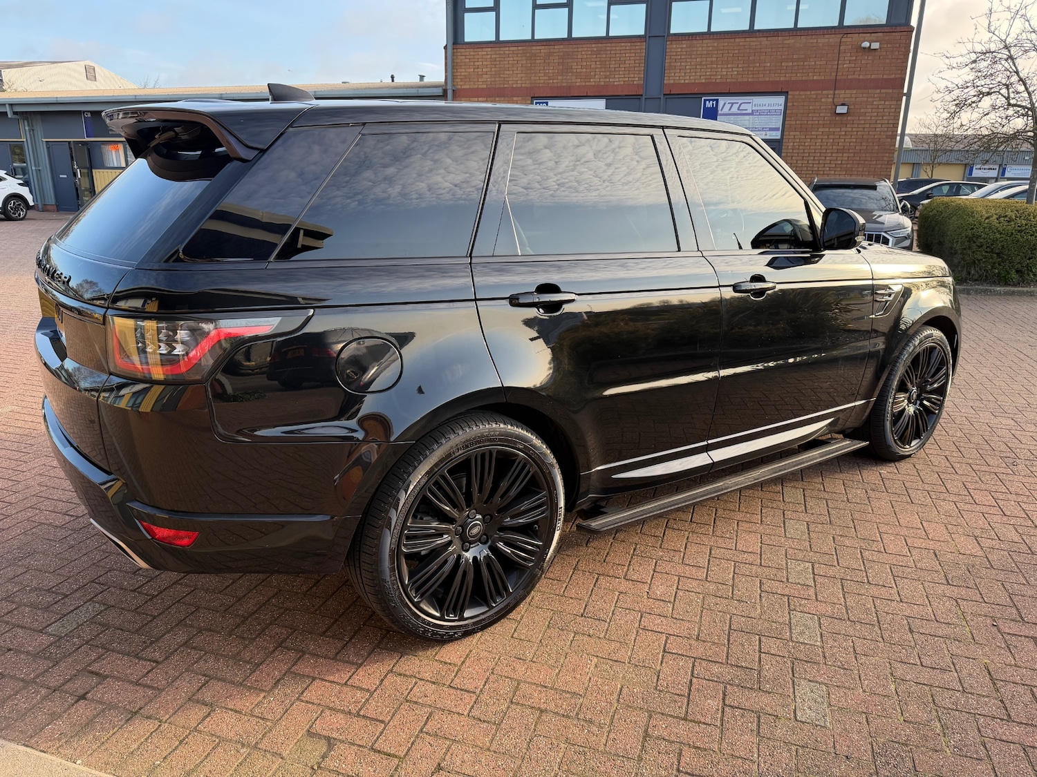 Used Land Rover Range Rover Sport 2018 for sale - 77819515: Photo 11