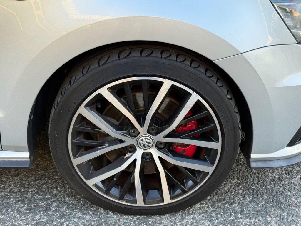 Used Volkswagen Polo 2015 for sale - 76157345: Photo 11