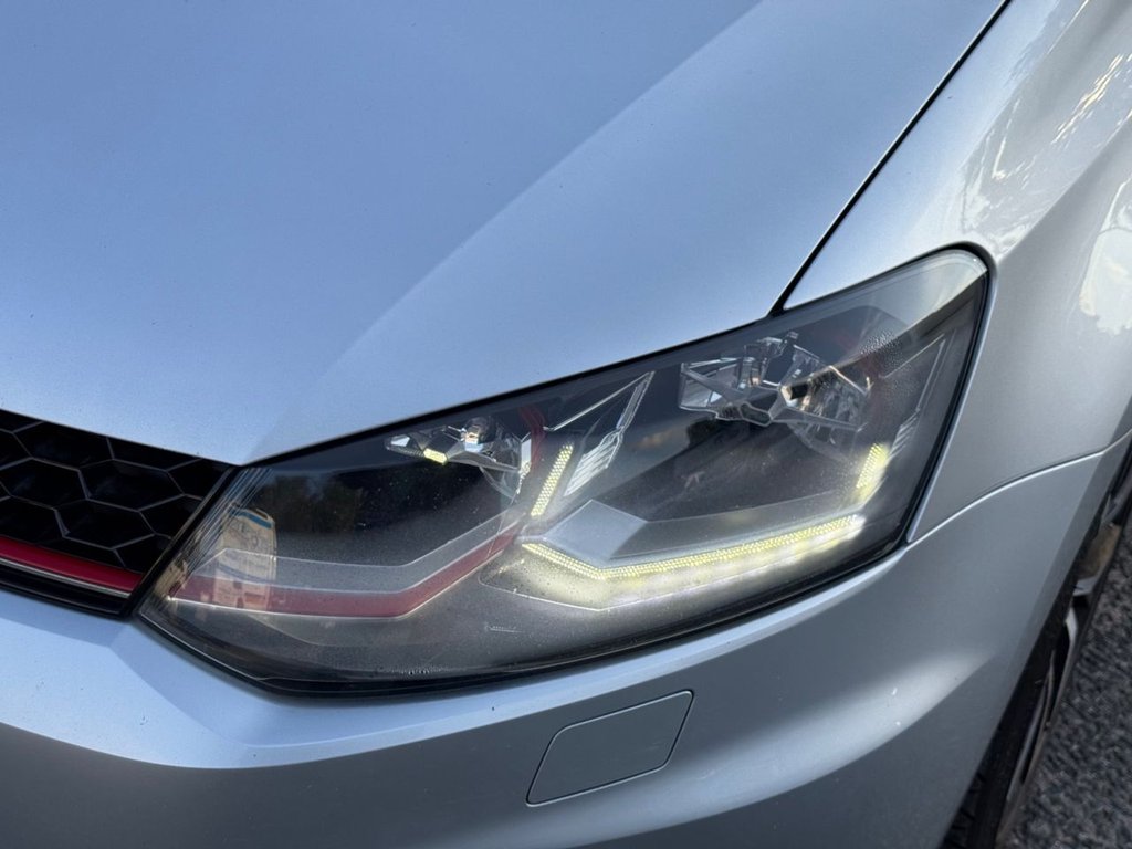 Used Volkswagen Polo 2015 for sale - 76157345: Photo 14