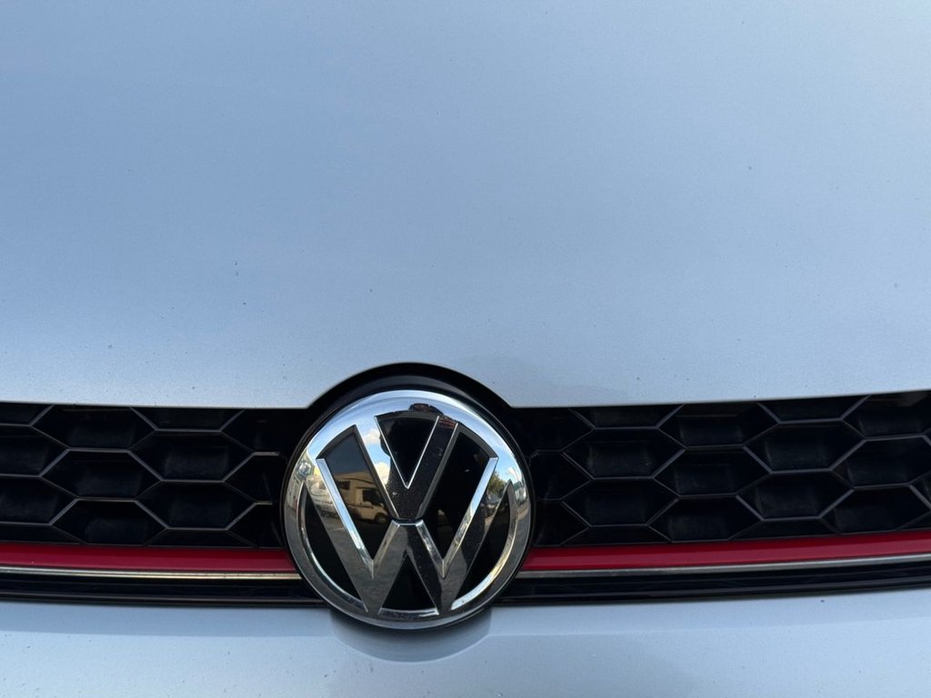 Used Volkswagen Polo 2015 for sale - 76157345: Photo 15