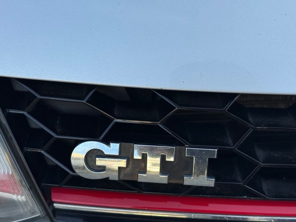 Used Volkswagen Polo 2015 for sale - 76157345: Photo 19