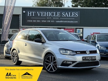 Used Volkswagen Polo 2015 for sale - 76157345: Photo