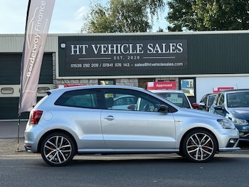 Used Volkswagen Polo 2015 for sale - 76157345: Photo