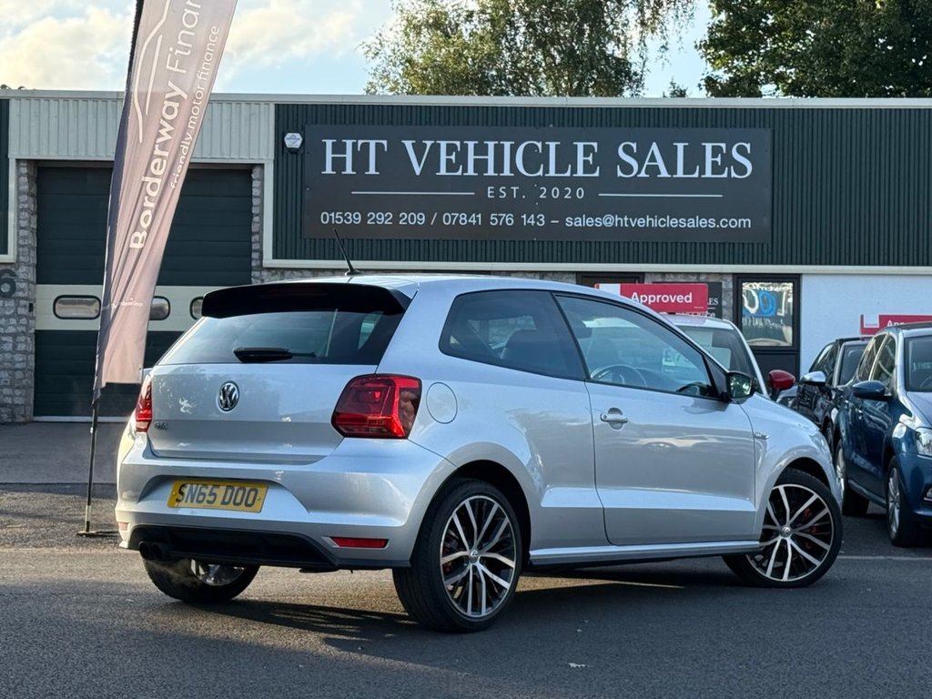 Used Volkswagen Polo 2015 for sale - 76157345: Photo 3
