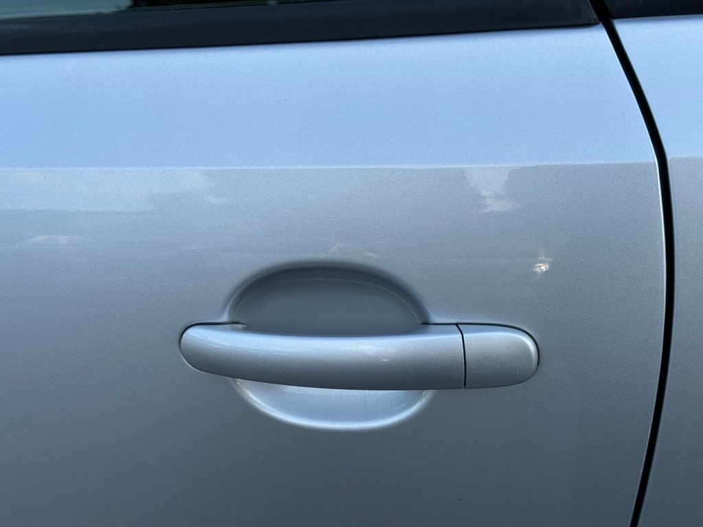 Used Volkswagen Polo 2015 for sale - 76157345: Photo 31