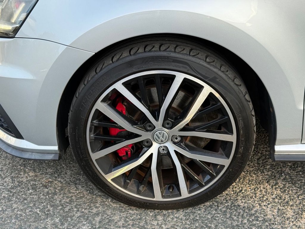 Used Volkswagen Polo 2015 for sale - 76157345: Photo 32