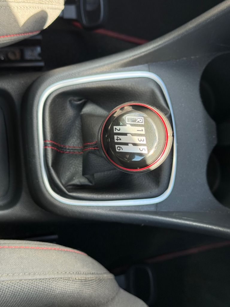 Used Volkswagen Polo 2015 for sale - 76157345: Photo 44