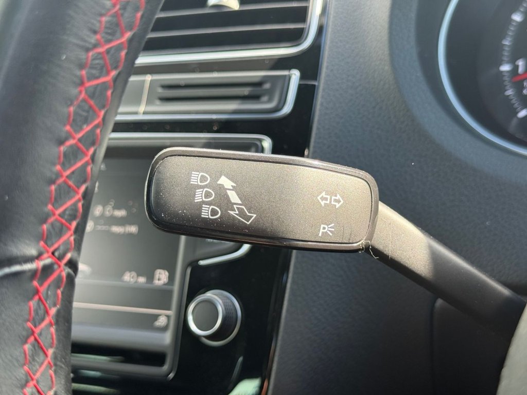 Used Volkswagen Polo 2015 for sale - 76157345: Photo 46