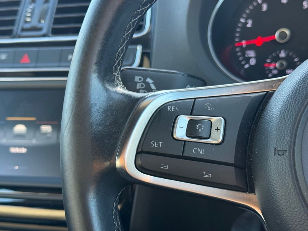 Used Volkswagen Polo 2015 for sale - 76900976: Photo 33