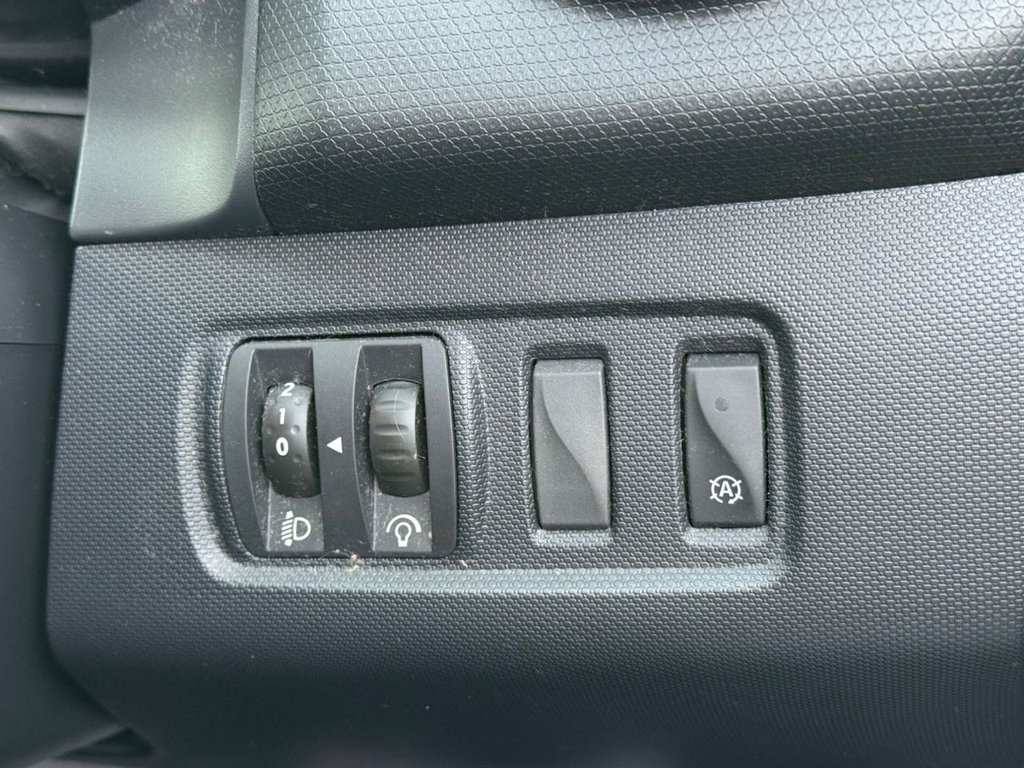 Used Renault Clio 2014 for sale - 77037963: Photo 31