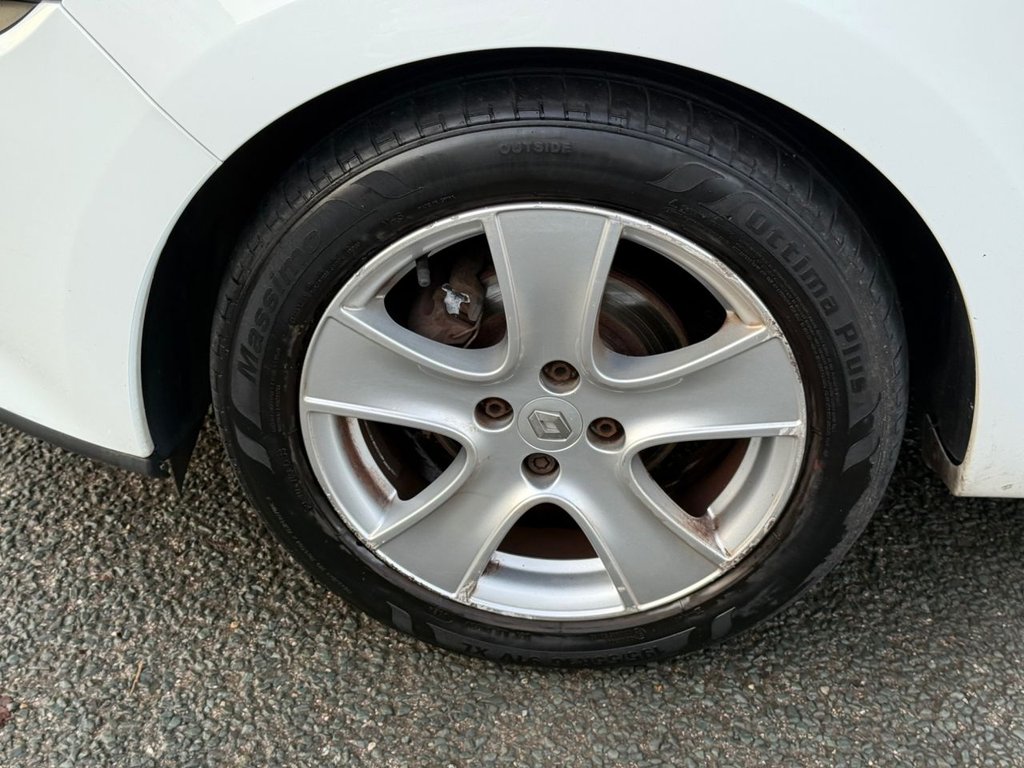 Used Renault Clio 2014 for sale - 77037963: Photo 39