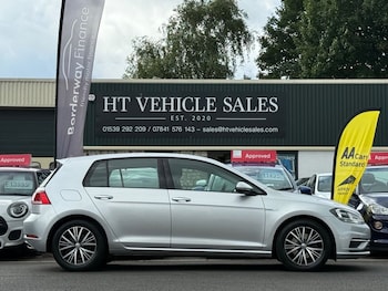 Used Volkswagen Golf 2019 for sale - 76157340: Photo