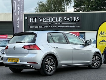 Used Volkswagen Golf 2019 for sale - 76157340: Photo
