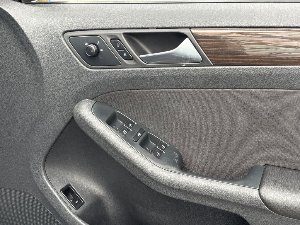 Used Volkswagen Jetta 2015 for sale - 76396453: Photo 34