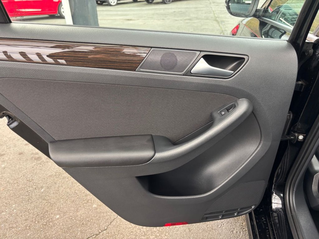 Used Volkswagen Jetta 2015 for sale - 76396453: Photo 49