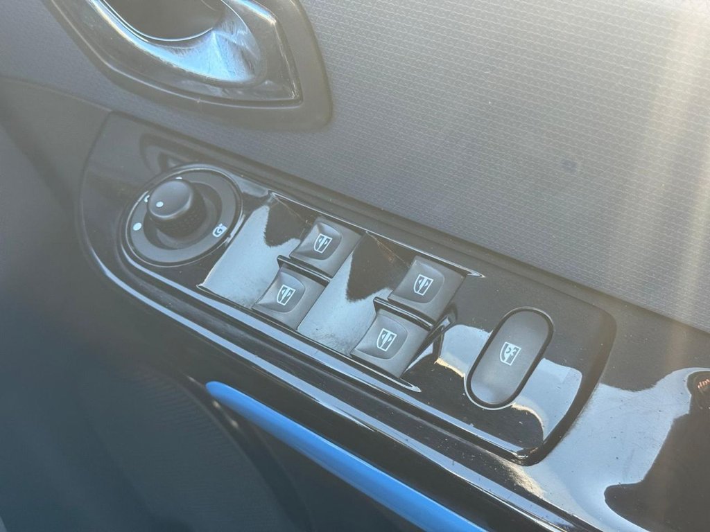 Used Renault Clio 2014 for sale - 76686662: Photo 28