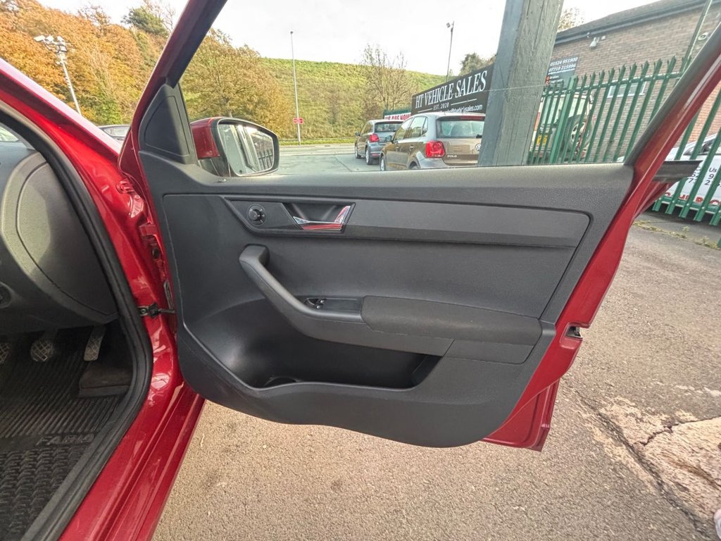 Used Skoda Fabia 2015 for sale - 76256658: Photo 32