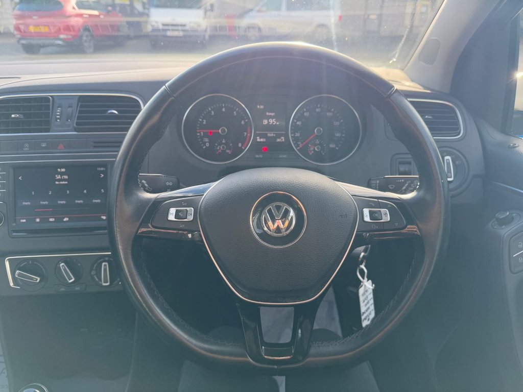 Used Volkswagen Polo 2015 for sale - 76279817: Photo 21
