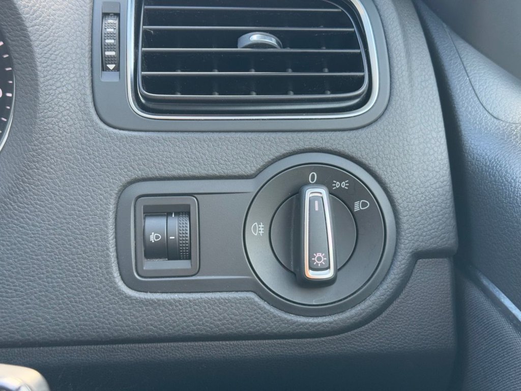 Used Volkswagen Polo 2015 for sale - 76279817: Photo 40