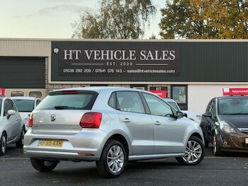 Used Volkswagen Polo 2015 for sale - 76279817: Photo