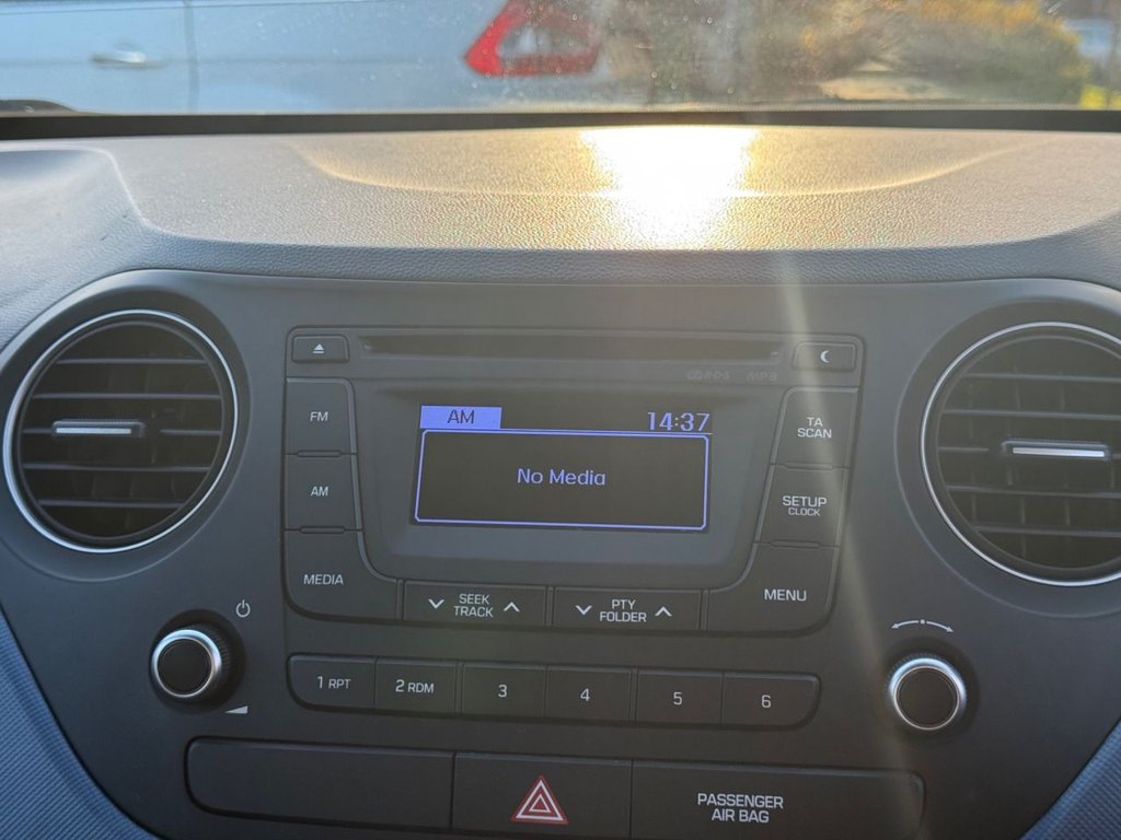 Used Hyundai i10 2016 for sale - 76520362: Photo 16