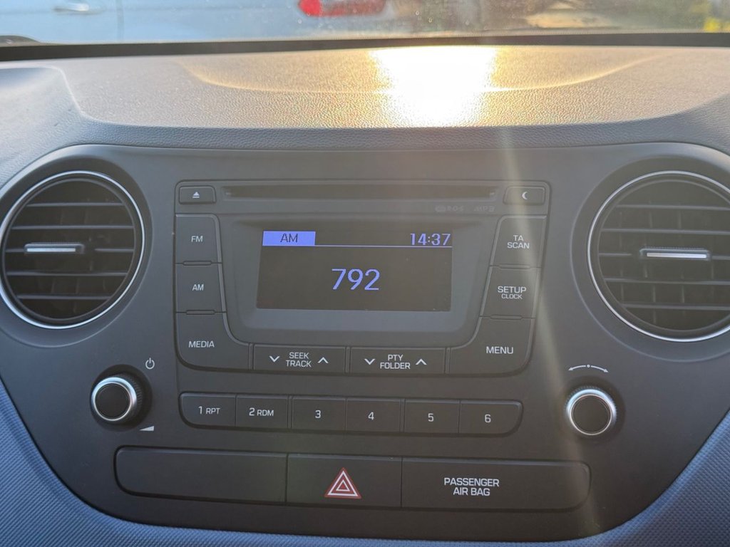 Used Hyundai i10 2016 for sale - 76520362: Photo 18