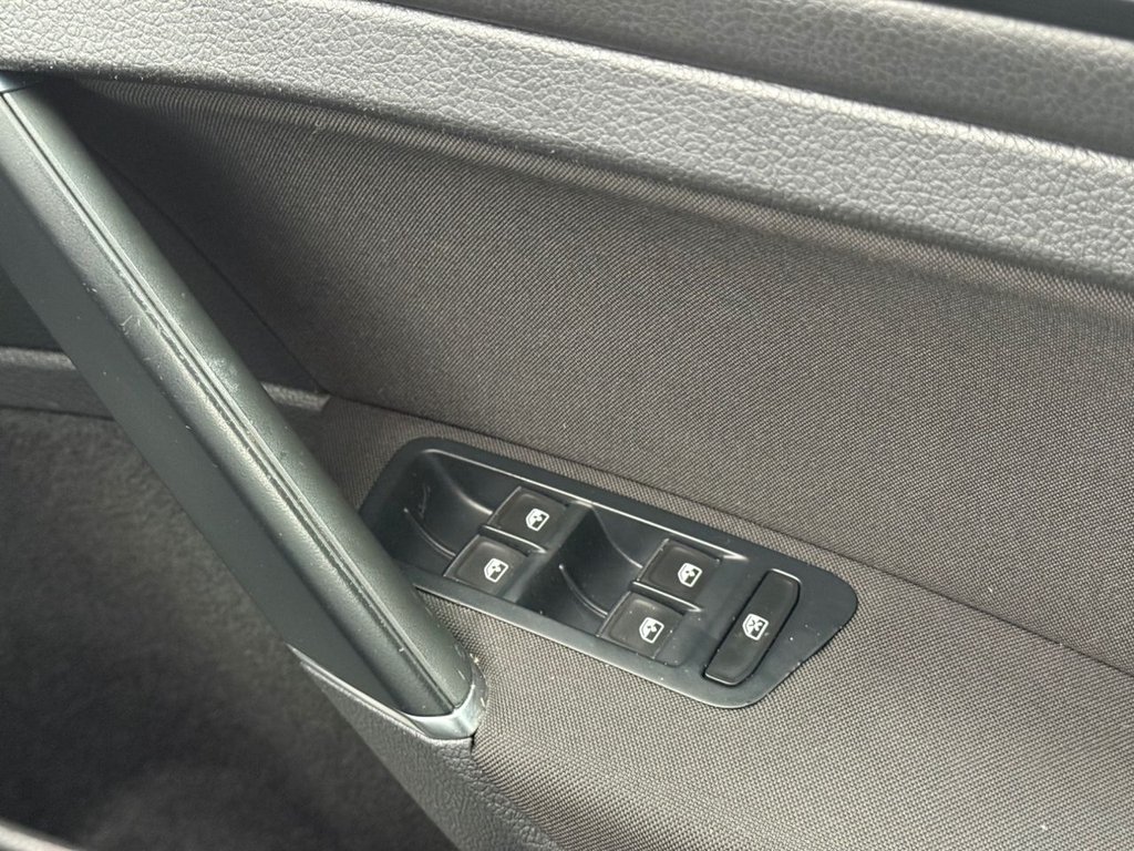 Used Volkswagen Golf 2017 for sale - 77026811: Photo 36