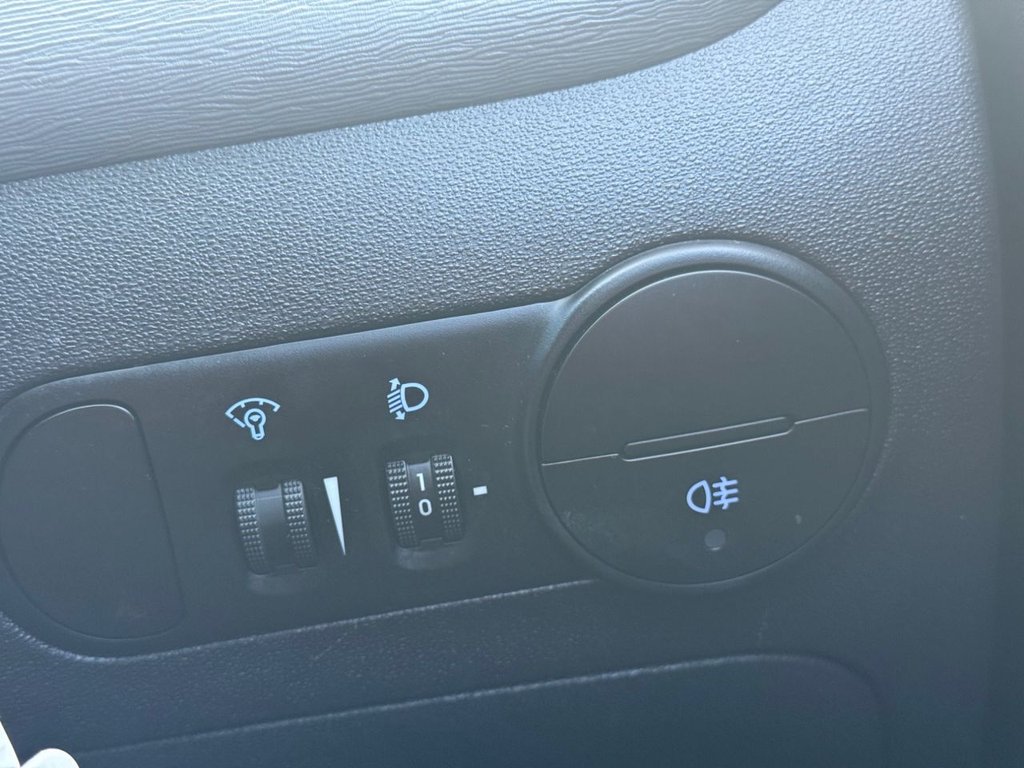 Used Hyundai i10 2013 for sale - 77313273: Photo 27