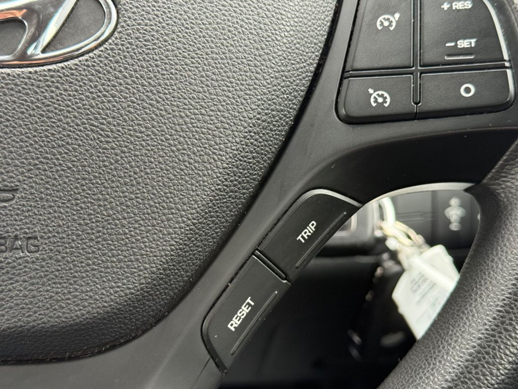 Used Hyundai i10 2017 for sale - 76157348: Photo 15