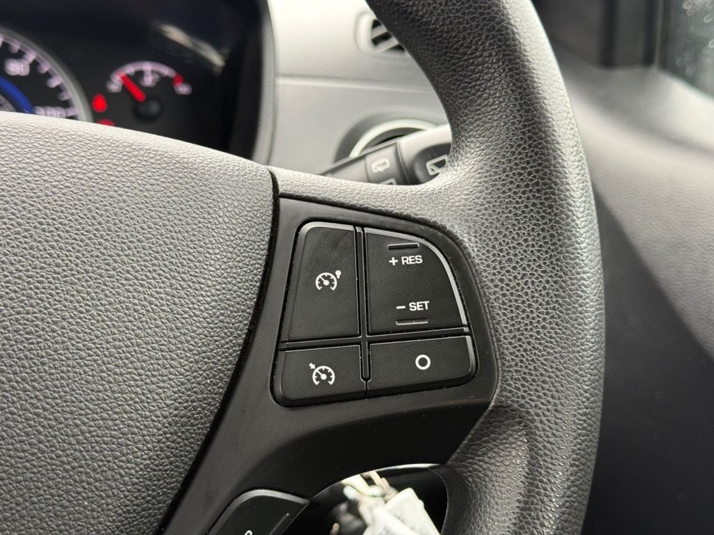 Used Hyundai i10 2017 for sale - 76157348: Photo 16