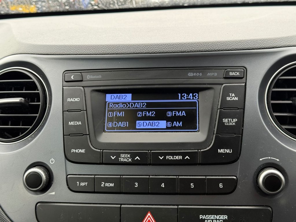 Used Hyundai i10 2017 for sale - 76157348: Photo 28