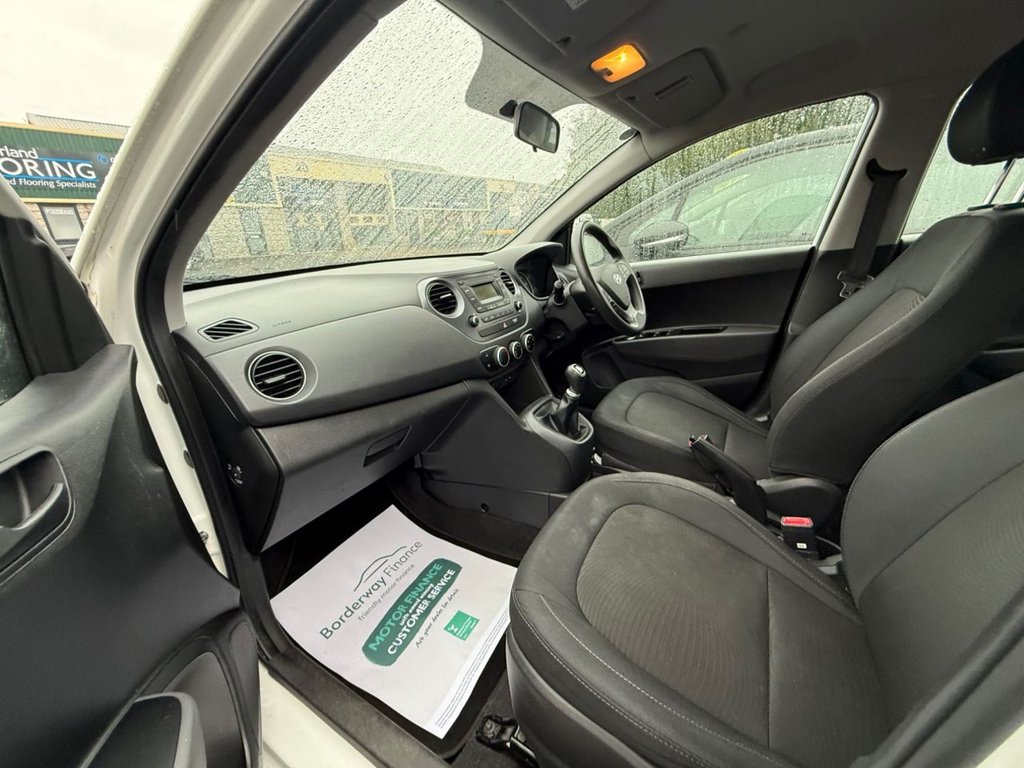 Used Hyundai i10 2017 for sale - 76157348: Photo 42