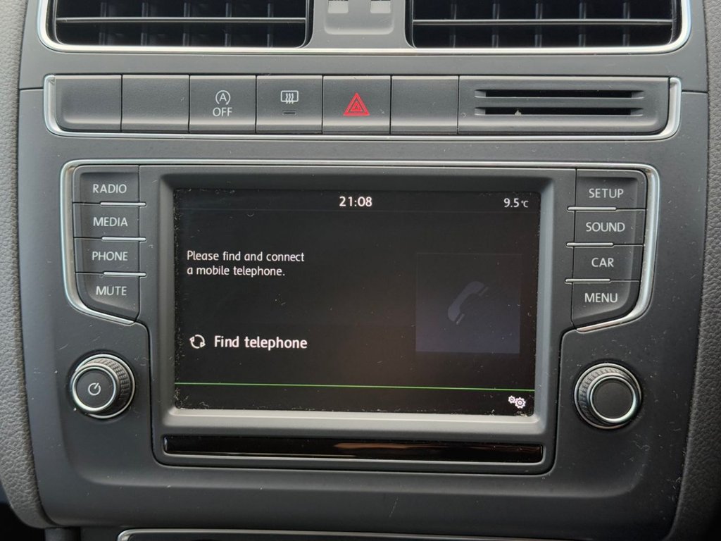 Used Volkswagen Polo 2015 for sale - 76279811: Photo 14