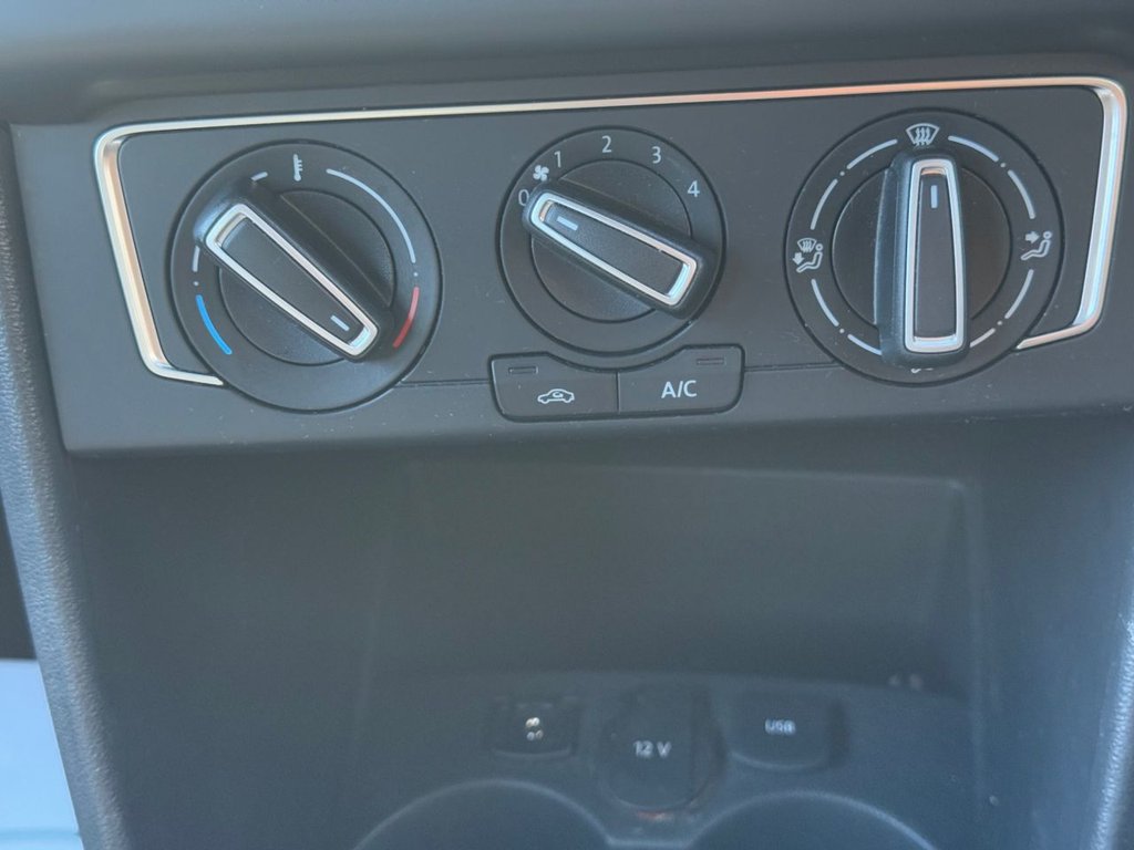 Used Volkswagen Polo 2015 for sale - 76279811: Photo 24