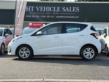 Used Hyundai i10 2017 for sale - 76157355: Photo