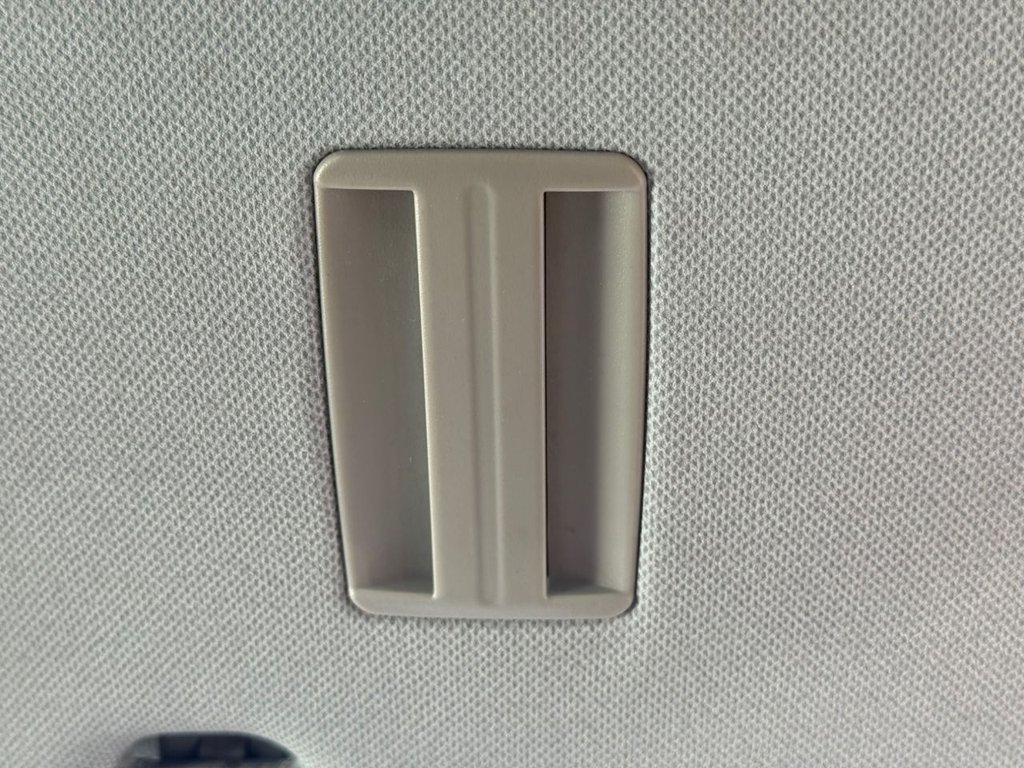 Used Hyundai i10 2017 for sale - 76157355: Photo 30