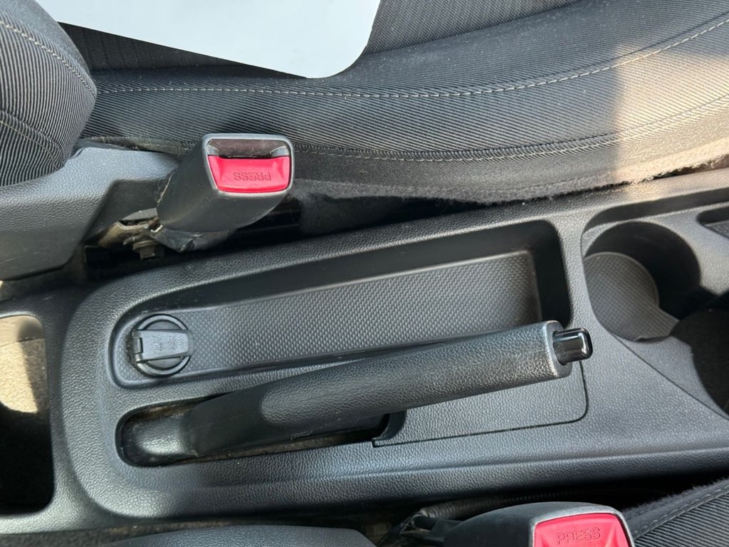 Used Hyundai i10 2017 for sale - 76157355: Photo 31