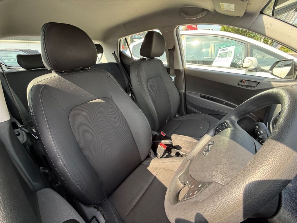 Used Hyundai i10 2017 for sale - 76157355: Photo 40