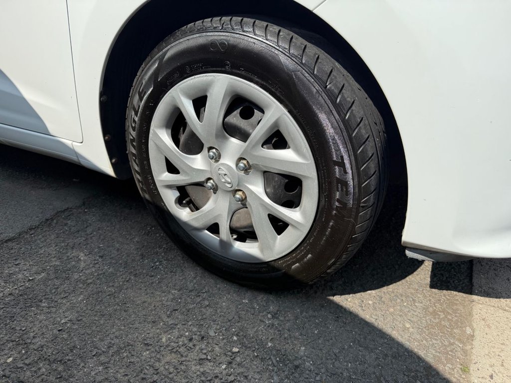 Used Hyundai i10 2017 for sale - 76157355: Photo 42