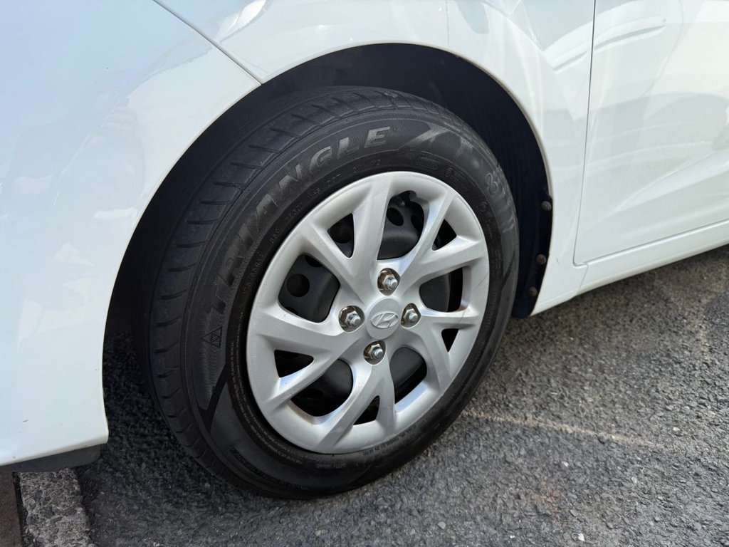 Used Hyundai i10 2017 for sale - 76157355: Photo 48